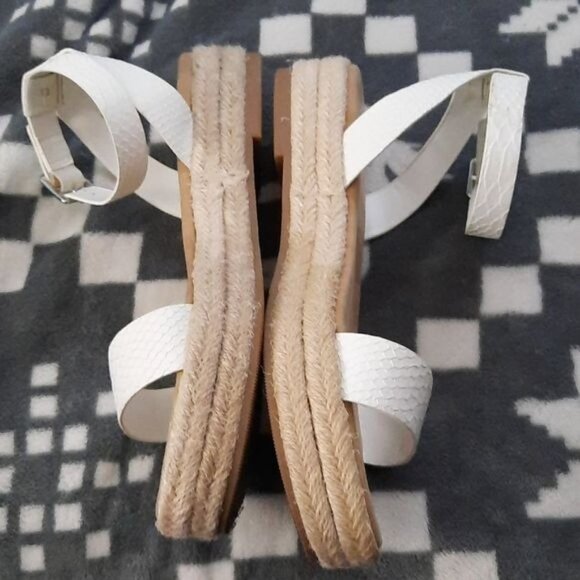 INC International Concepts White Valettap Ankle Strap Espadrille Sandals Size 9 - Picture 8 of 14
